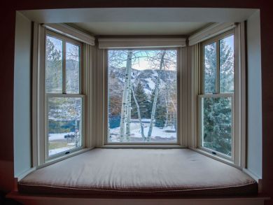 Aspen Vacation Accommodation Call Today!