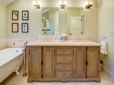 Aspen Vacation Accommodation Call Today!