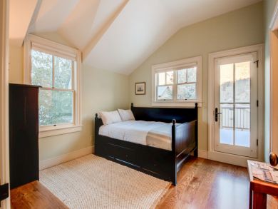 Aspen Vacation Accommodation Call Today!