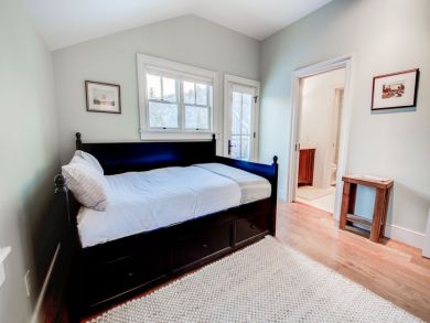 Aspen Vacation Accommodation Call Today!