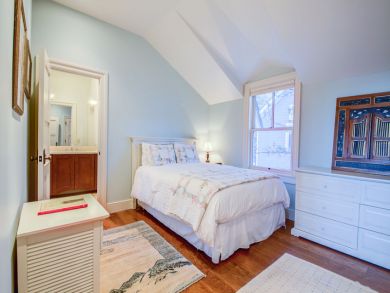 Aspen Vacation Accommodation Call Today!