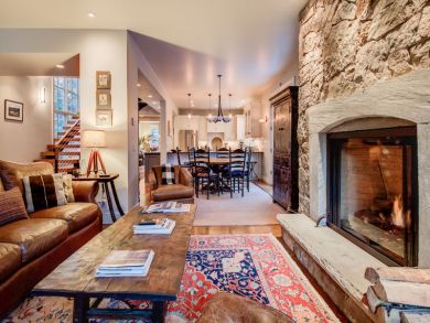 Aspen Vacation Accommodation Call Today!