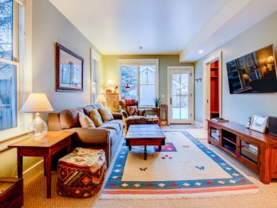 Aspen Vacation Accommodation Call Today!