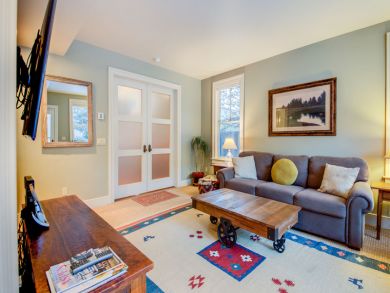 Aspen Vacation Accommodation Call Today!
