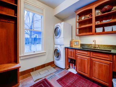 Aspen Vacation Accommodation Call Today!