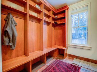 Aspen Vacation Accommodation Call Today!