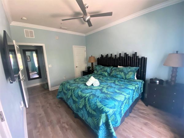 Siesta Key Vacation Condo Two Bedroom Walk to Beach