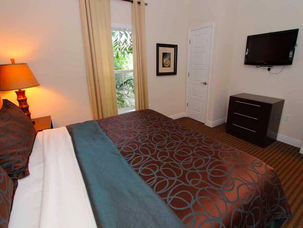1 Bedroom Condo across the street from the beach