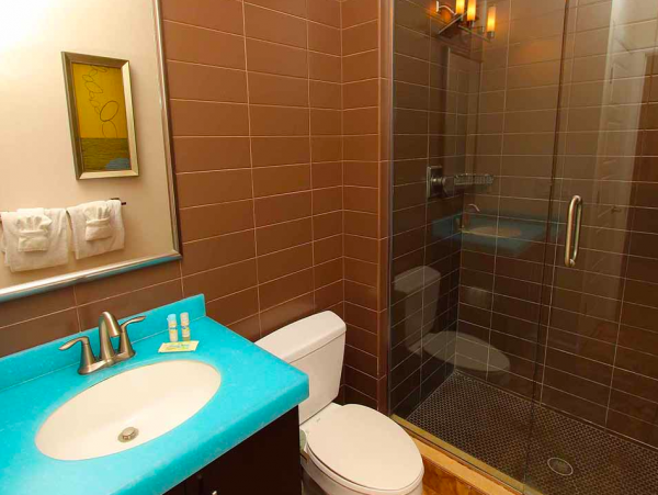 1 Bedroom Condo across the street from the beach