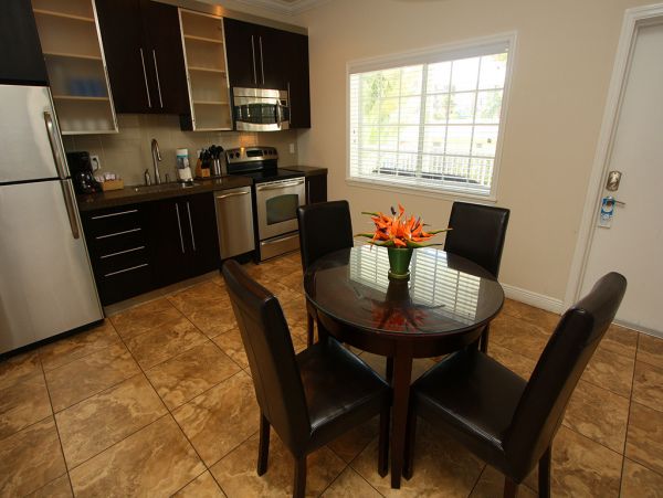 Siesta key 2 Bedroom  Steps to Beach