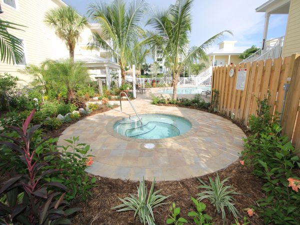 Siesta key 2 Bedroom  Steps to Beach