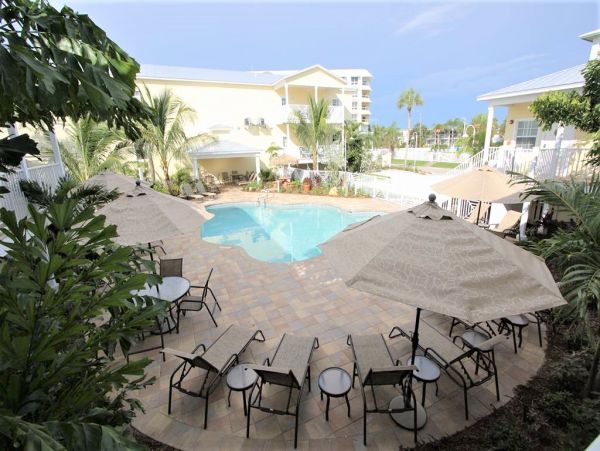 Steps to Beach Vacation Condo in Siesta Key Two Bedrooms