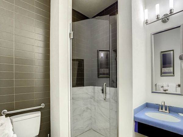 Walk to Beach Two Bedroom Vacation Rental in Siesta Key