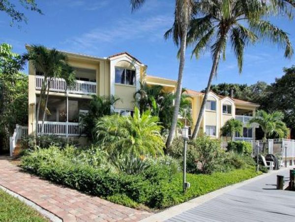 Beach To Bay private Siesta Key Community