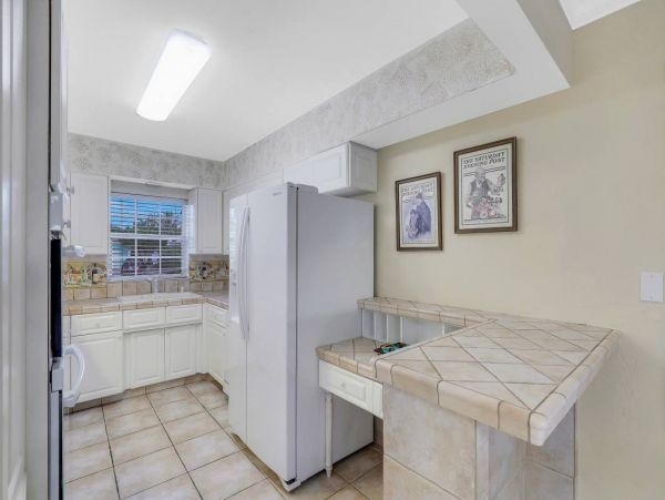 Canal Views Marco Island Vacation Home With Caged Pool
