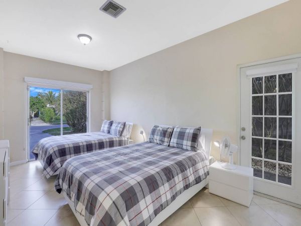 Canal Views Marco Island Vacation Home With Caged Pool