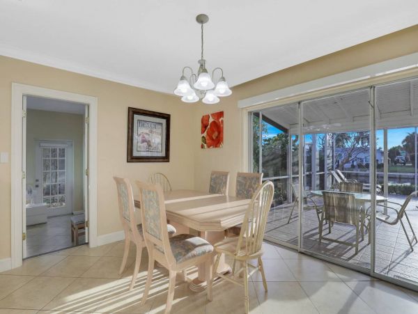 Canal Views Marco Island Vacation Home With Caged Pool