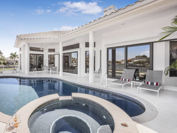 Luxury Pool Home Four Bedrooms Marco Island