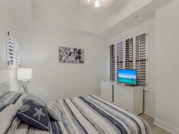 Marco Island 2 Bedroom Condo with Balcony Sleeps 6