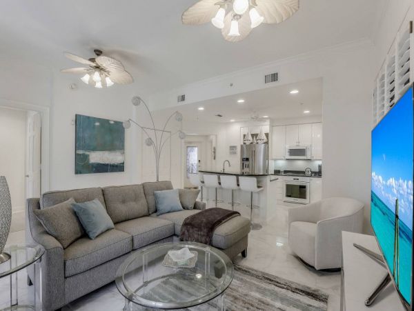 Marco Island 2 Bedroom Condo with Balcony Sleeps 6