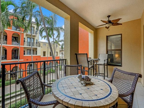 Marco Island 2 Bedroom Condo with Balcony Sleeps 6