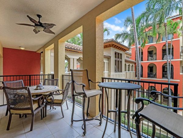 Marco Island 2 Bedroom Condo with Balcony Sleeps 6