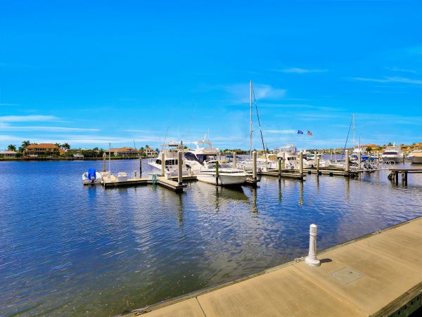 Marco Island 2 Bedroom Condo with Balcony Sleeps 6