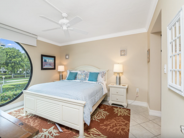 Marco Island Condo 910105