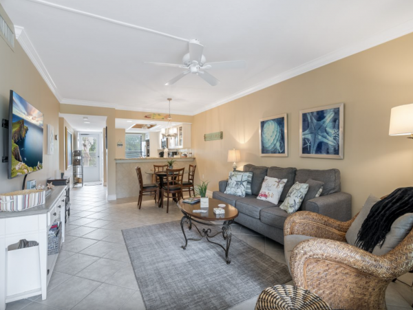 Marco Island Condo 910105