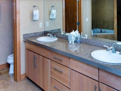 Arrowhead Condo 910116