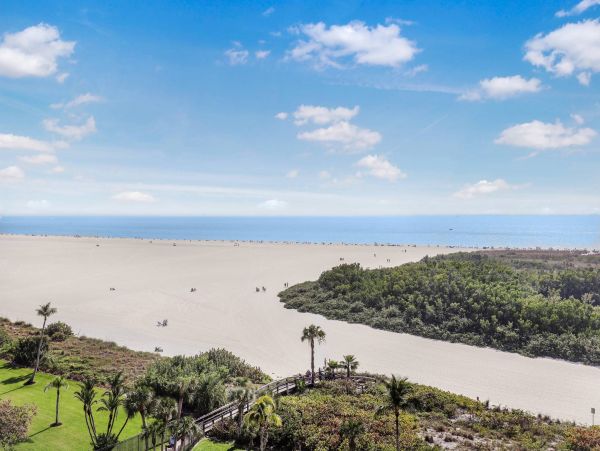 Gulf Front Two Bedroom Vacation Condo in Marco Island