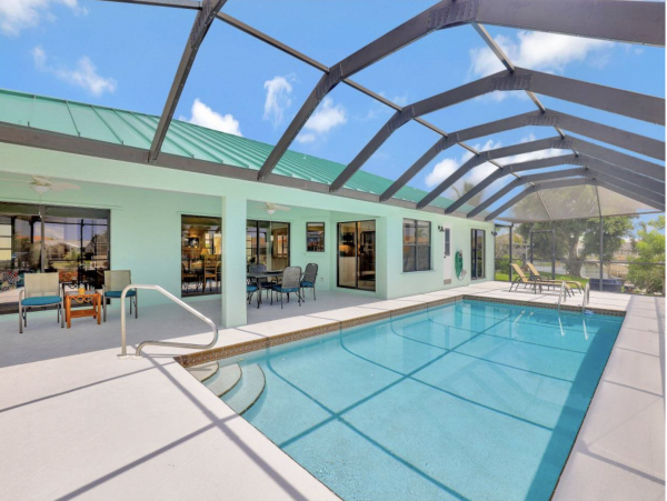 One of the Largest Private Pool Exceptional Pool Marco Vacation Home