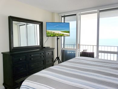 Marco Island Vacation Condo Beach Views Excellent Interior