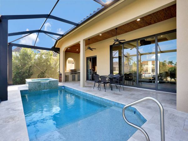 Stylish Comfort Throughout this Marco Pool Villa 3 Bedrooms