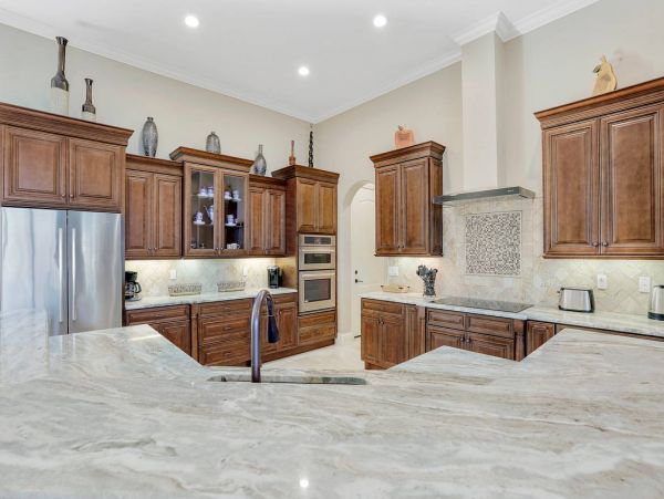 Stylish Comfort Throughout this Marco Pool Villa 3 Bedrooms