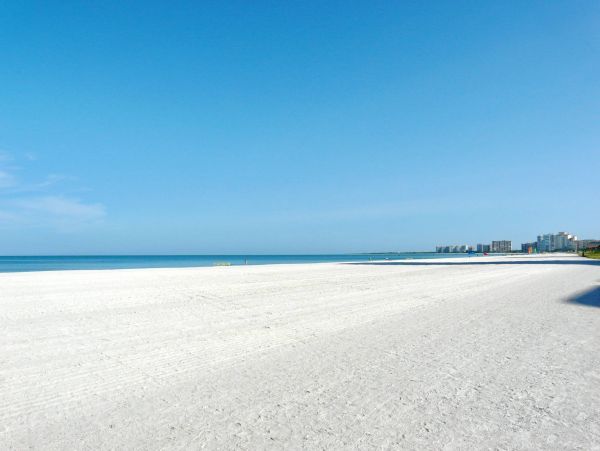 Marco Island Vacation Condo One Bedroom Walk to Beach