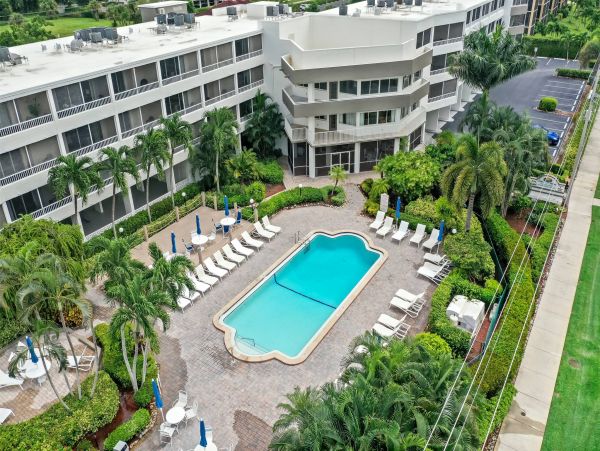 Marco Island Vacation Condo One Bedroom Walk to Beach