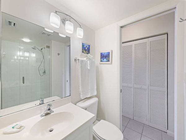 Marco Island Vacation Condo One Bedroom Walk to Beach