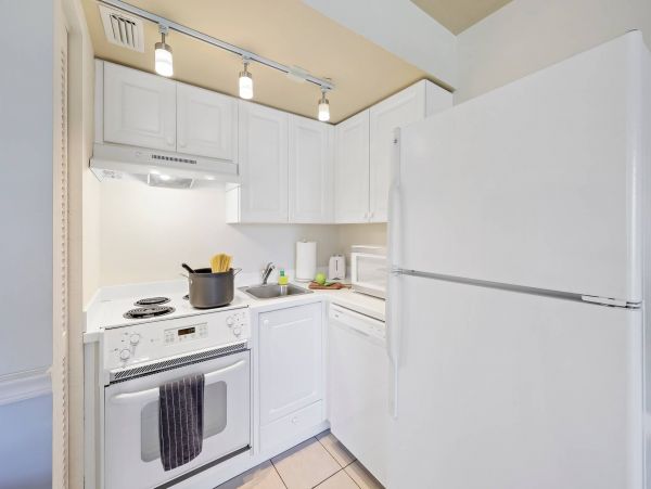 Marco Island Vacation Condo One Bedroom Walk to Beach