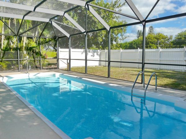 Marco Island Short Walk To Beach  Pool & Boat Dock