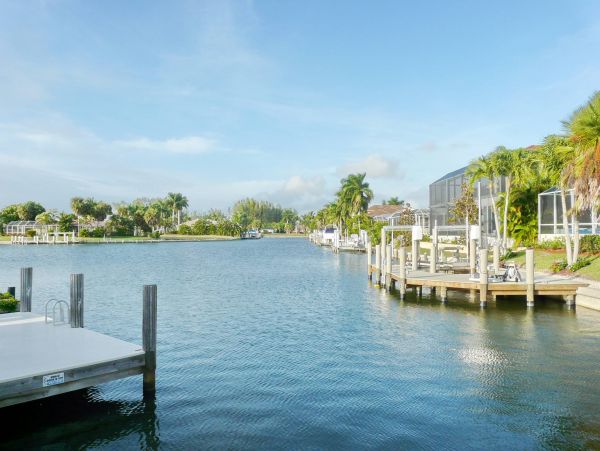 Marco Island Short Walk To Beach  Pool & Boat Dock
