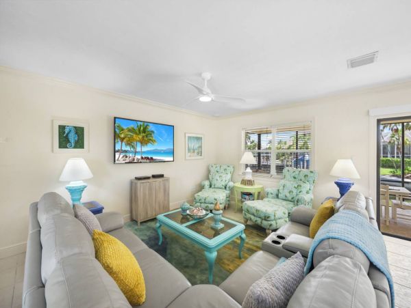 Marco Island Short Walk To Beach  Pool & Boat Dock