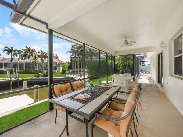 Marco Island Short Walk To Beach  Pool & Boat Dock