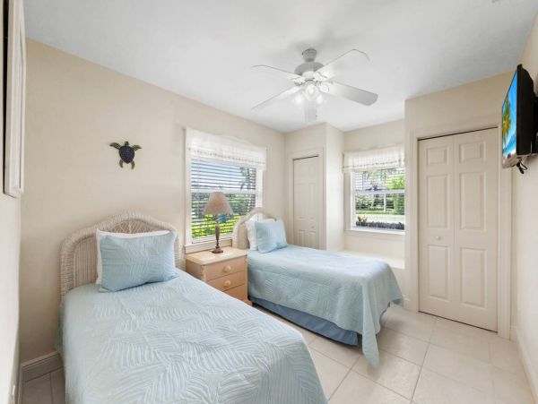 Marco Island Short Walk To Beach  Pool & Boat Dock