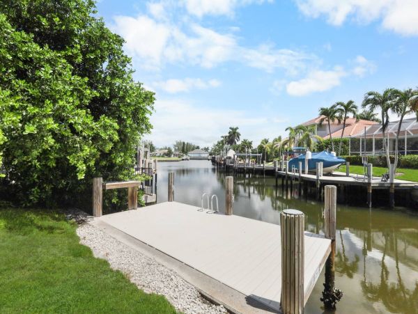 Marco Island Short Walk To Beach  Pool & Boat Dock