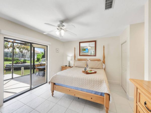 Marco Island Short Walk To Beach  Pool & Boat Dock