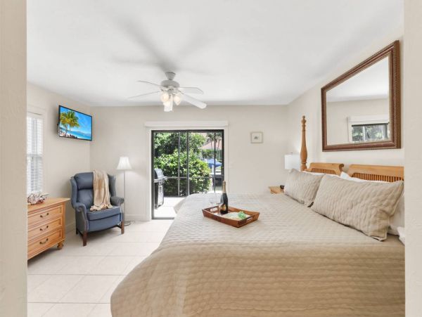 Marco Island Short Walk To Beach  Pool & Boat Dock