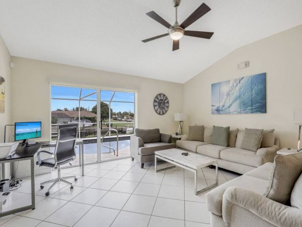 Maco Island Vacation Pool Home Sleeps 8 Guests Canal View