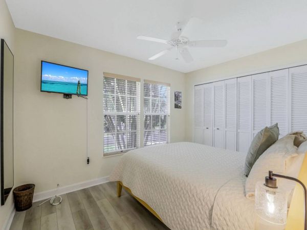 Maco Island Vacation Pool Home Sleeps 8 Guests Canal View