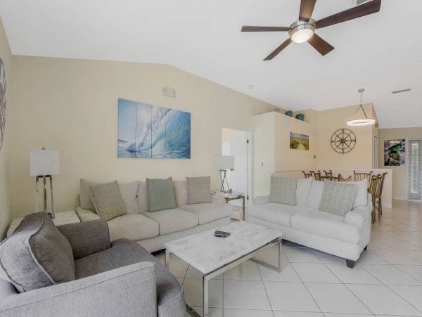 Maco Island Vacation Pool Home Sleeps 8 Guests Canal View
